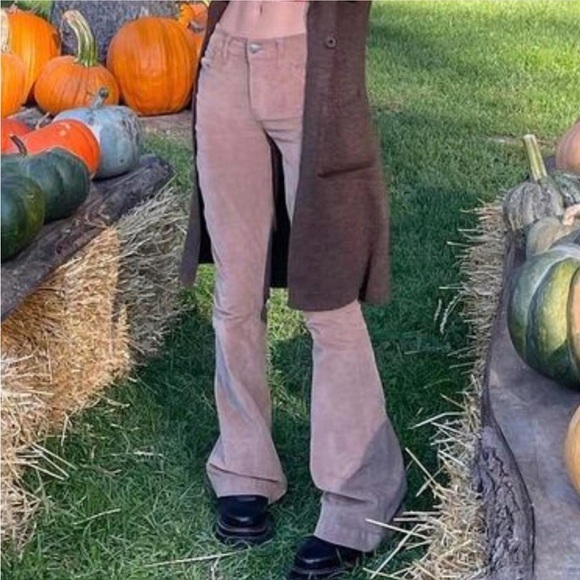 Flare corduroy jeans. Hollister - Picture 5 of 7